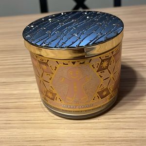 Bath & Body 3 Wick Candle. Merry Cookie.